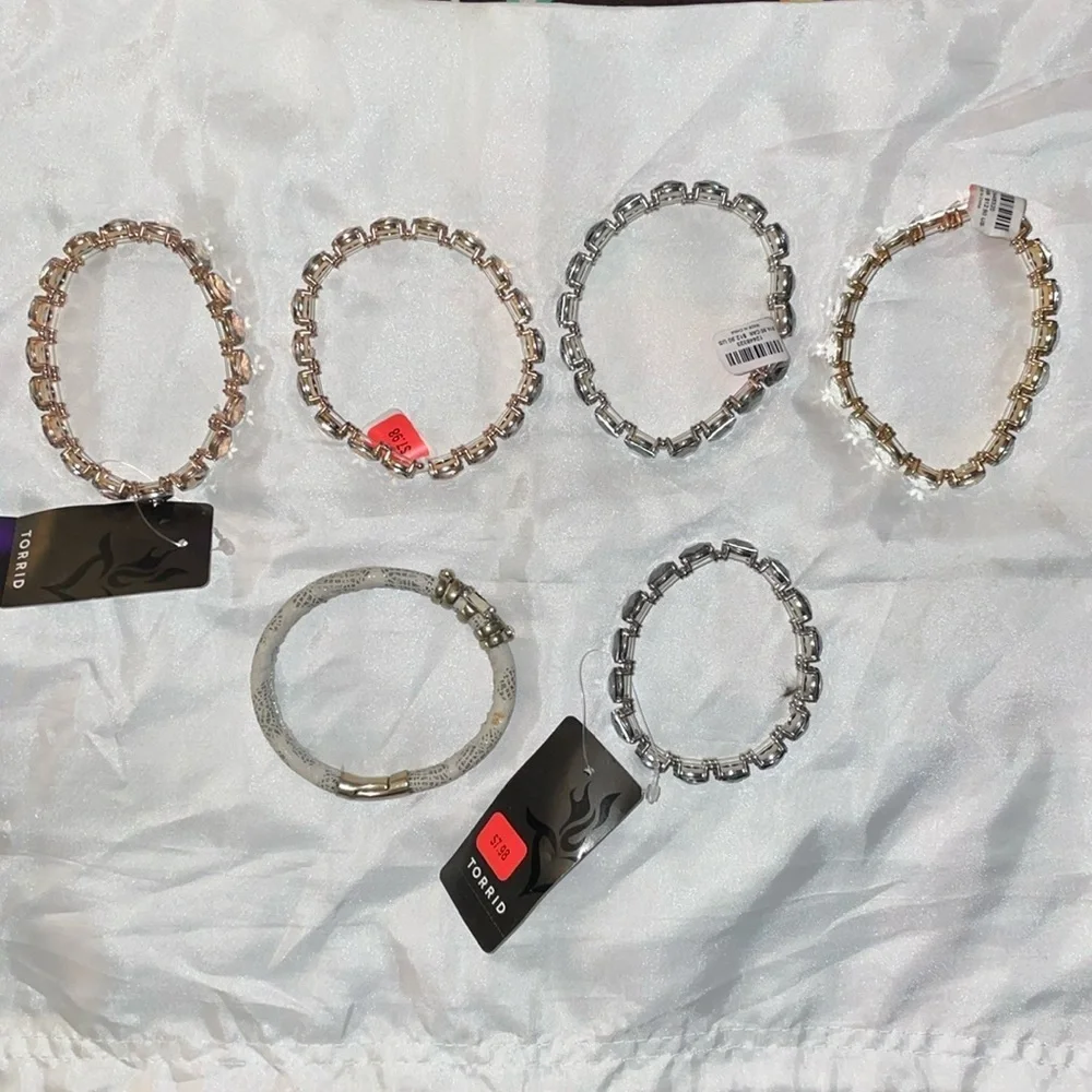 NWT bracelet lot​​ - Picture 4 of 6